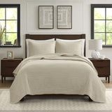 Queen 3 Piece Luxurious Oversized Quilt Set B035129011