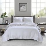 3 Piece Quilt Set White Full/Queen B035129030