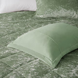 Twin/Twin XL Velvet Comforter Set with Throw Pillow B035P203257
