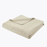 Queen 3 Piece Luxurious Oversized Quilt Set B035129011