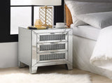 Noralie Mirrored & Faux Diamonds Accent Table B2726P448765