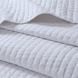 3 Piece Quilt Set White Full/Queen B035129030